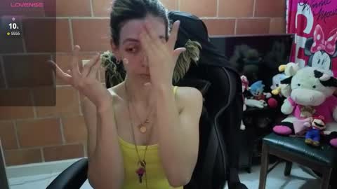 milacoxx8819 online show from October 6, 11:44 pm