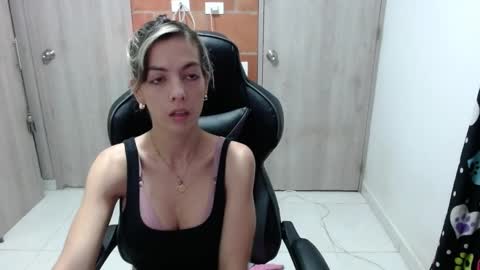milacoxx8819 online show from February 5, 12:06 pm