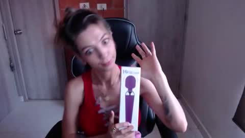 milacoxx8819 online show from February 1, 3:18 pm