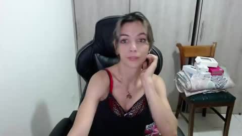 milacoxx8819 online show from February 12, 11:51 pm