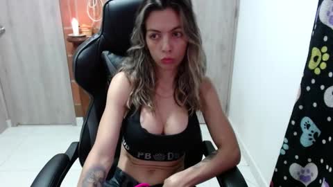 milacoxx8819 online show from February 26, 11:54 am