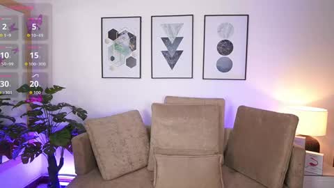 milacrave online show from September 15, 11:44 am