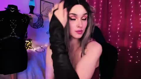 MiladyJolie online show from June 22, 11:17 am