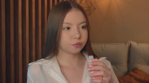 Mila online show from March 8, 3:05 pm