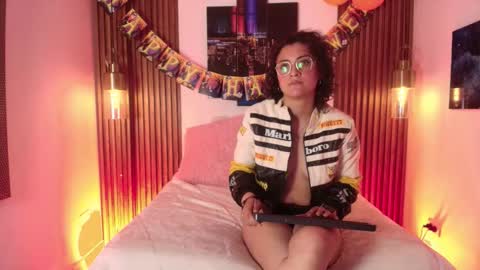 Mila online show from October 18, 2:54 pm