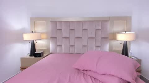 milan_lewiss online show from September 23, 11:48 am