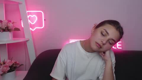 milanaangelas online show from February 1, 11:53 am