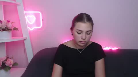 milanaangelas online show from February 9, 11:04 am
