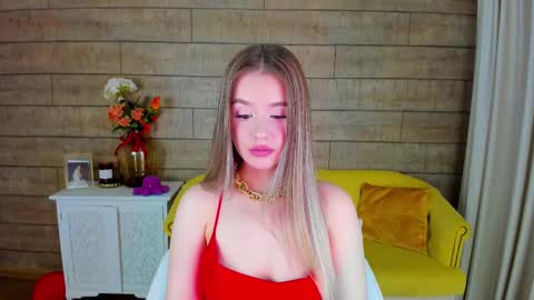 Snapshot of milanabalmain chatting on February 26, 4:27 pm MilanaBalmain online show from February 26, 4:27 pm