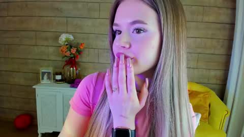 Snapshot of milanabalmain chatting on February 26, 7:32 pm MilanaBalmain online show from February 26, 7:32 pm