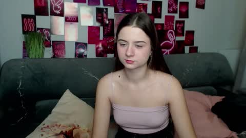 milanaroz online show from October 16, 5:07 am