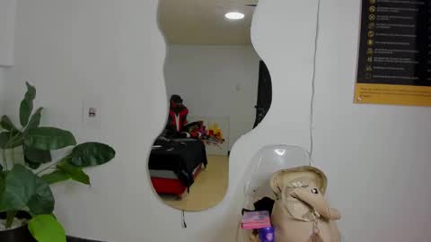 milanx2 online show from October 30, 7:03 pm