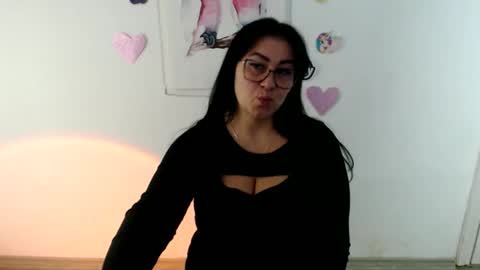 milania_milaa online show from October 29, 11:23 am