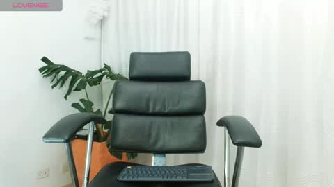 MILAN SANTANA online show from December 4, 12:35 am