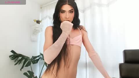 MILAN SANTANA online show from December 3, 9:28 pm