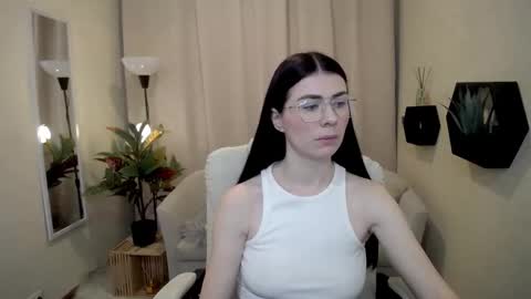 milasecretsss online show from January 18, 7:28 am