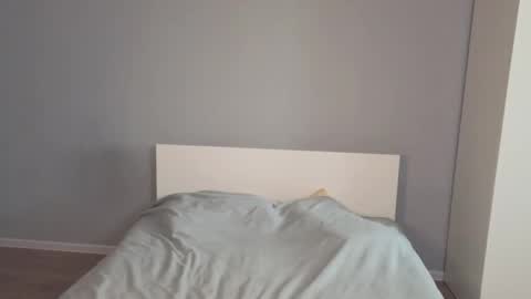 Snapshot of milaslovv chatting on September 20, 7:00 am Mila online show from September 20, 7:00 am
