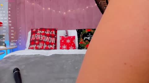 Mia online show from December 22, 5:44 am