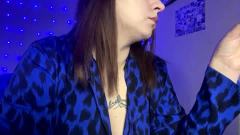 Snapshot of milaxcute chatting on February 16, 1:49 pm Milaxcute online show from February 16, 1:49 pm