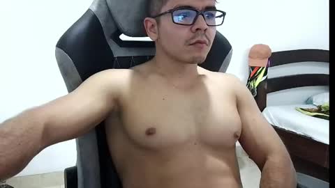 milcaritas3 online show from April 13, 1:43 am