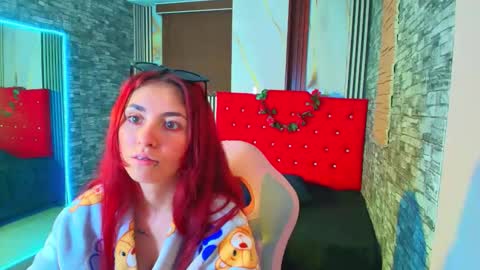 Ana online show from December 3, 10:43 pm