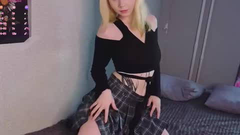 Mila online show from September 17, 4:05 am