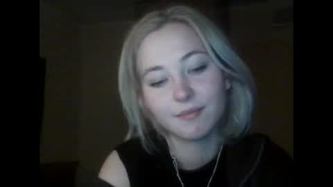 Snapshot of milena391630 chatting on February 18, 5:20 am Milena new nonude shy blonde natural online show from February 18, 5:20 am