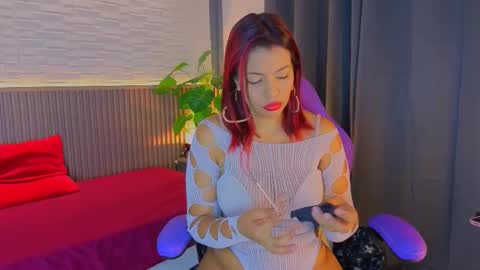 milena_lawson online show from September 25, 11:50 am