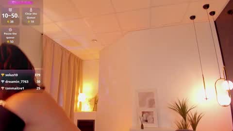 Snapshot of milena_mellow chatting on February 28, 12:43 am Milena online show from February 28, 12:43 am