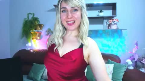 MilenaDaisy online show from May 28, 2:48 pm