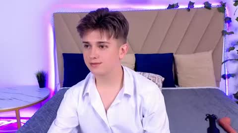 Miles online show from July 22, 3:08 am