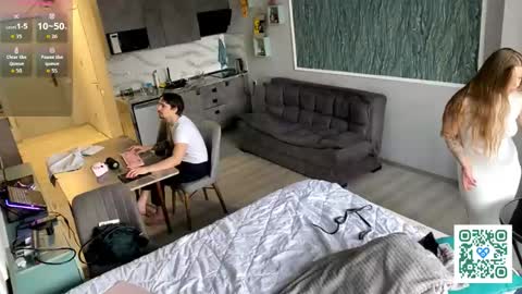 Miley and Michael online show from April 26, 1:42 pm