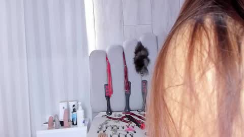 MILEY  online show from October 12, 6:21 pm