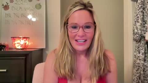 Snapshot of milf_goddess chatting on January 27, 6:08 am MIlf Goddess online show from January 27, 6:08 am