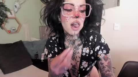 Isabella online show from July 10, 2:33 pm