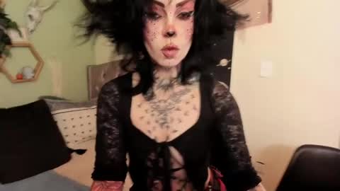 Isabella online show from May 27, 1:52 pm
