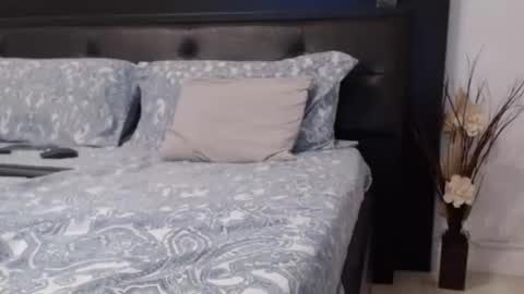Snapshot of milfbiglips38 chatting on February 25, 11:54 am milfa online show from February 25, 11:54 am