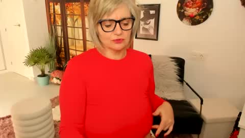 MilfElla online show from February 27, 10:11 am