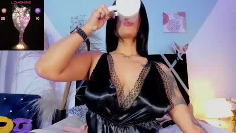 Snapshot of mili_mattell chatting on February 24, 11:30 pm Emily Matel online show from February 24, 11:30 pm