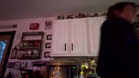 Milking Mommy online show from December 11, 12:12 pm