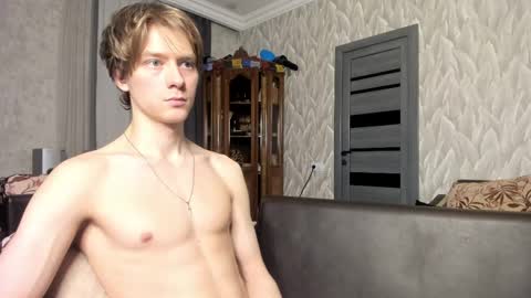 Isaac online show from April 7, 9:39 pm