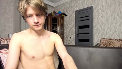 Isaac online show from March 26, 8:25 pm