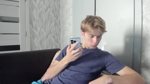 Isaac online show from December 19, 6:01 am