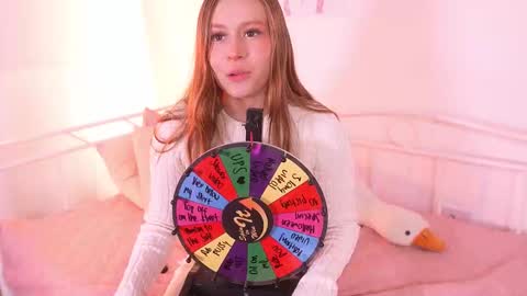 milky_0 online show from October 19, 11:20 pm