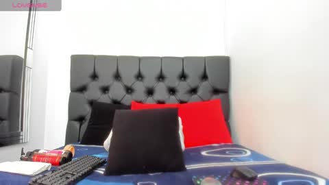 milky_lau_18 online show from January 26, 12:33 pm