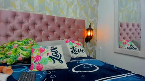 milky_lau_18 online show from February 1, 12:29 am