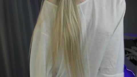 Vivian online show from September 24, 3:08 pm