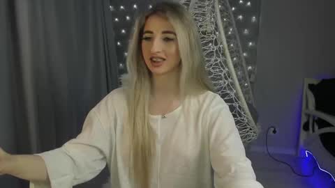 Vivian online show from September 25, 4:47 pm