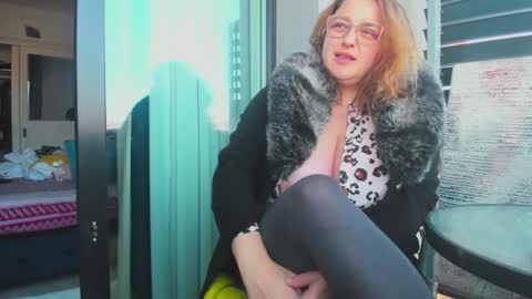 Snapshot of milkykandy chatting on March 4, 1:06 pm Livia online show from March 4, 1:06 pm