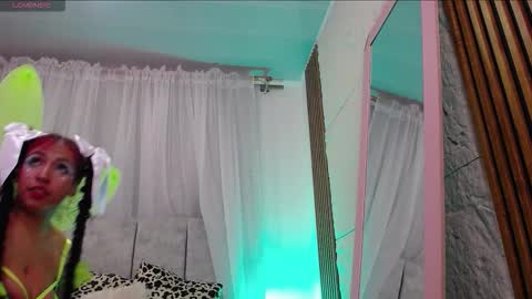 milkykinki18 online show from October 10, 7:25 am